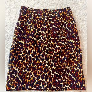 Beautiful high waisted leopard skirt. Vibrant colors, perfect for work!